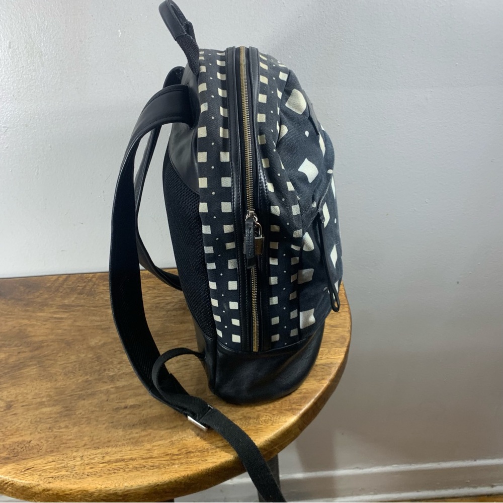 Want les essentiels dé là vie unisex backpack - Picture 3 of 14